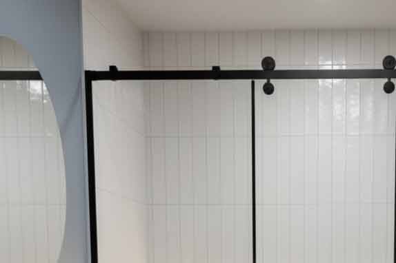 Proyecto de división de baño moderna